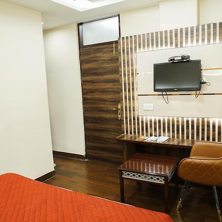 Hotel Batra Home Nizamuddin New Delhi Bagian luar foto