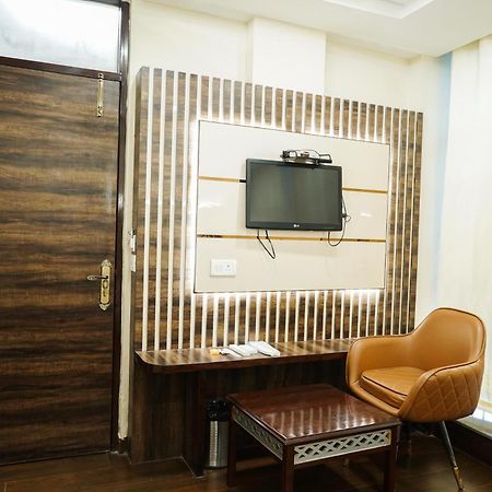 Hotel Batra Home Nizamuddin New Delhi Bagian luar foto
