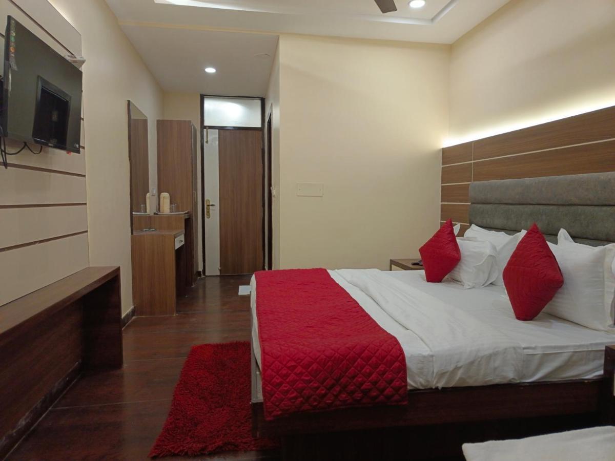 Hotel Batra Home Nizamuddin New Delhi Bagian luar foto