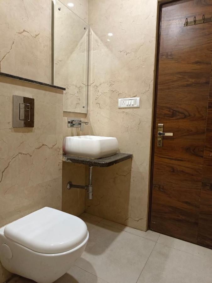 Hotel Batra Home Nizamuddin New Delhi Bagian luar foto