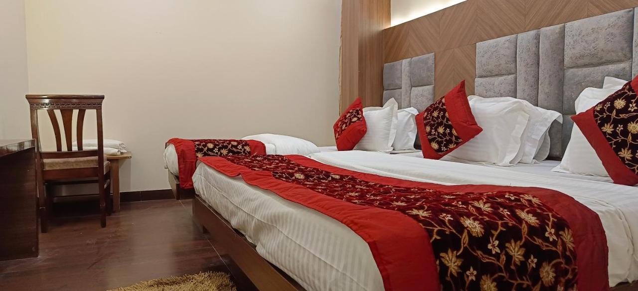 Hotel Batra Home Nizamuddin New Delhi Bagian luar foto