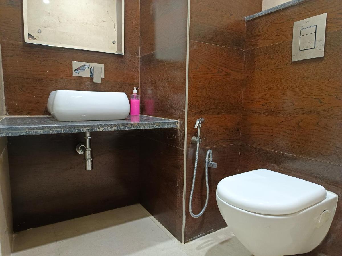 Hotel Batra Home Nizamuddin New Delhi Bagian luar foto