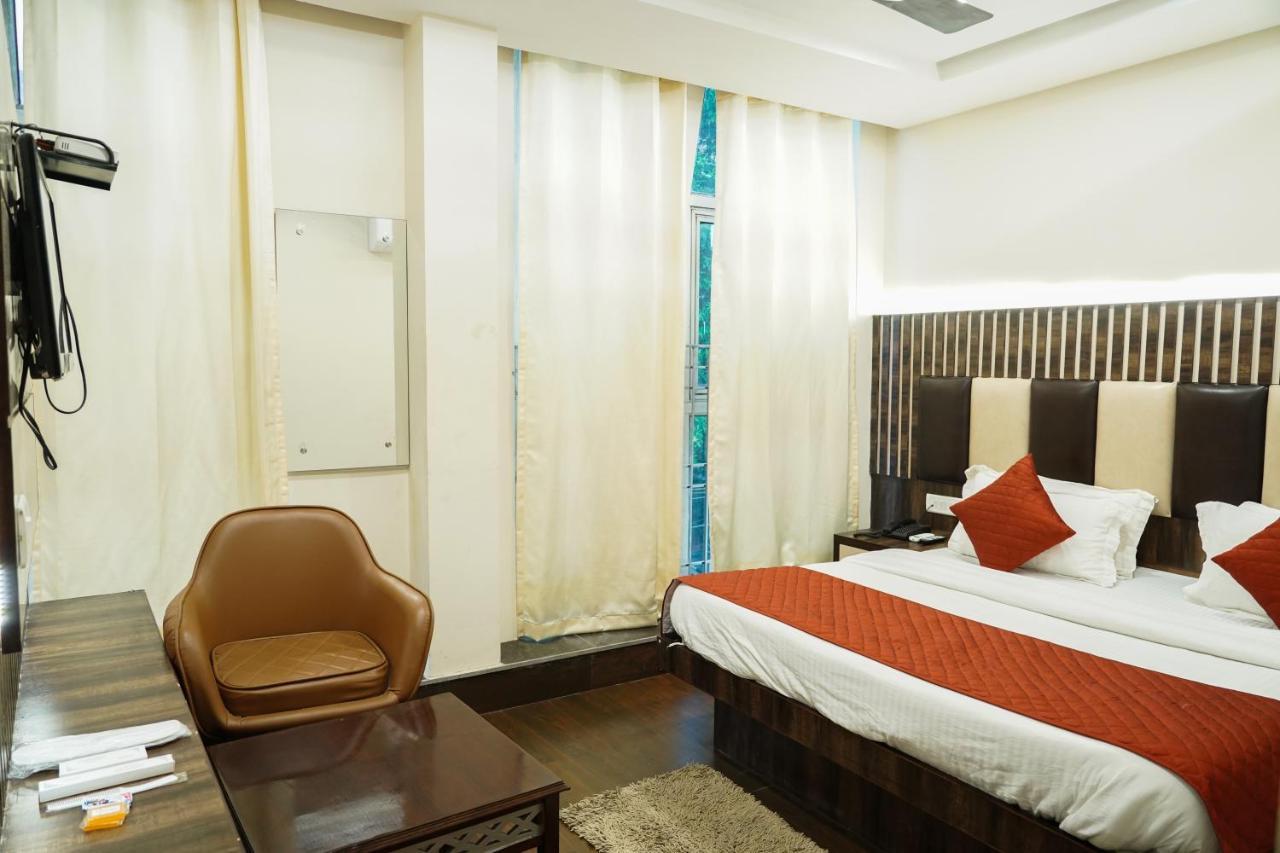 Hotel Batra Home Nizamuddin New Delhi Bagian luar foto