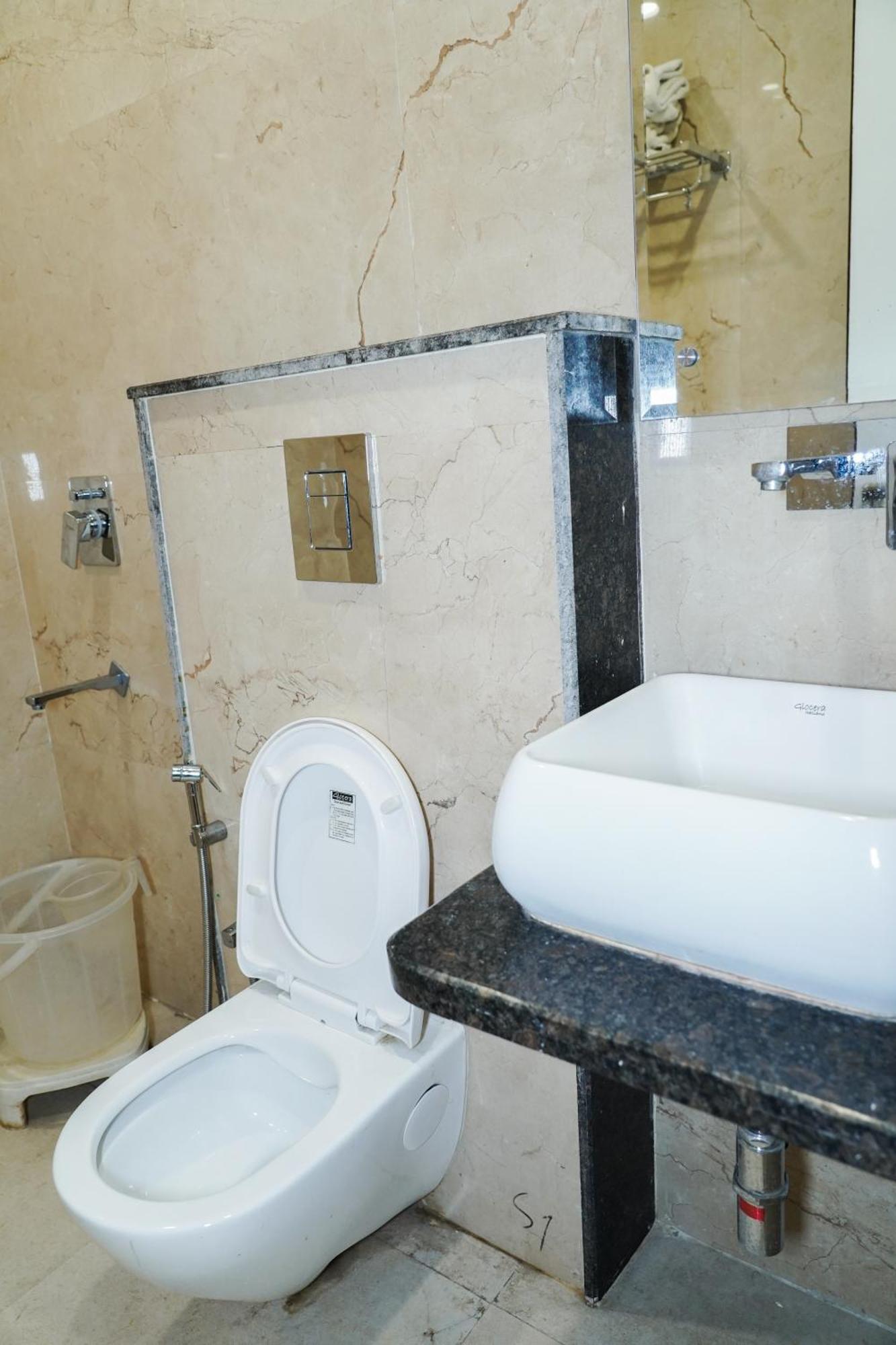 Hotel Batra Home Nizamuddin New Delhi Bagian luar foto