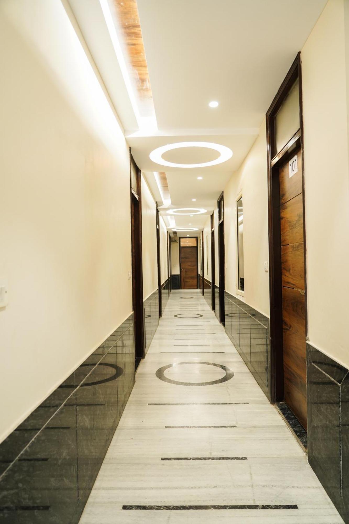 Hotel Batra Home Nizamuddin New Delhi Bagian luar foto