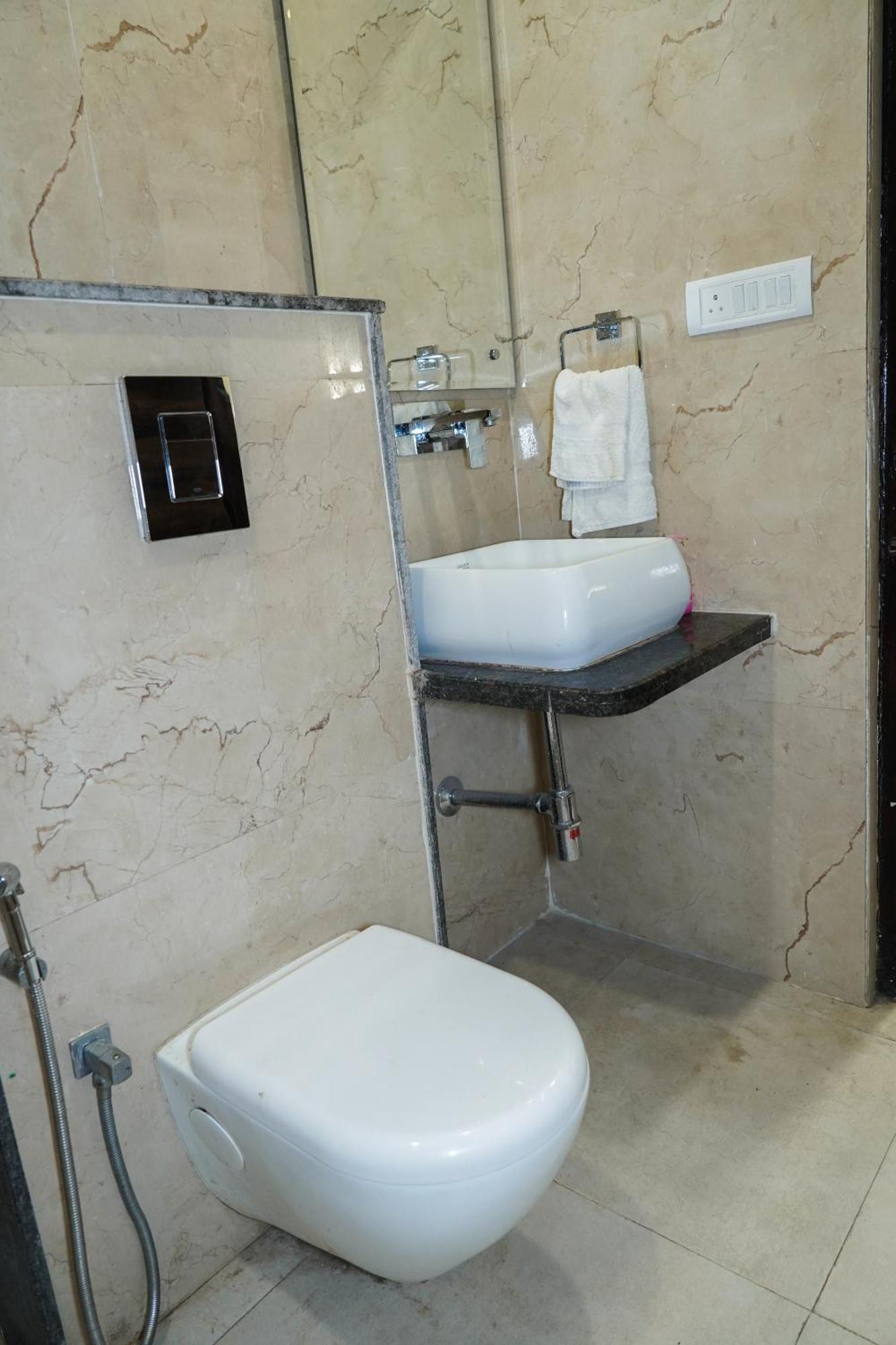 Hotel Batra Home Nizamuddin New Delhi Bagian luar foto