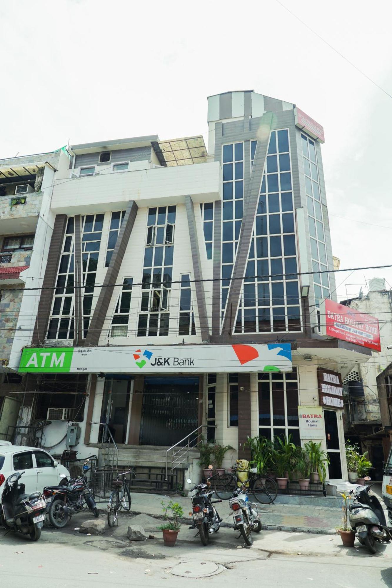 Hotel Batra Home Nizamuddin New Delhi Bagian luar foto